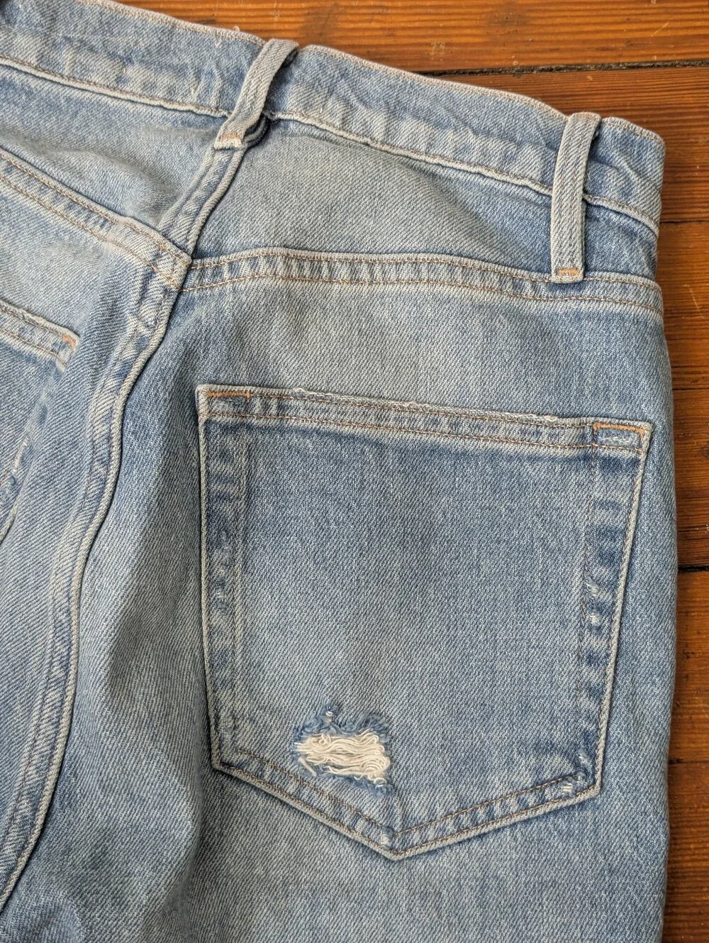 FRAME Le Vintage Bermuda Denim Shorts Medina Light Wash 23